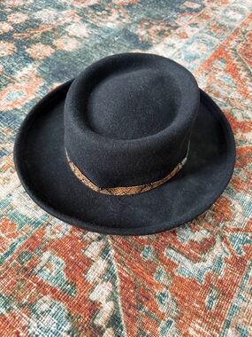 Universal Thread Black Wool Wide-Brim Hat with Brown Accent Band